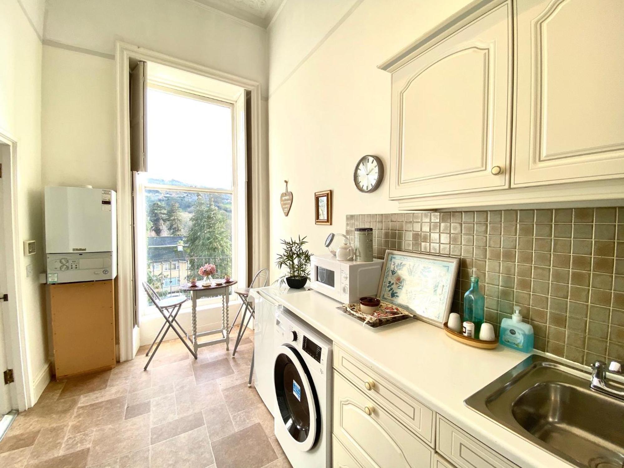 Grosvenor Apartments In Bath - Great For Families, Groups, Couples, 80 Sq M, Parking Екстериор снимка